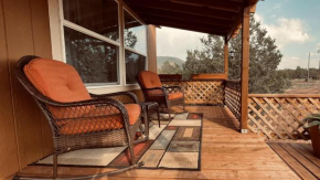 Grand Canyon Ponderosa Retreat w/Hot Tub, Fire Pit